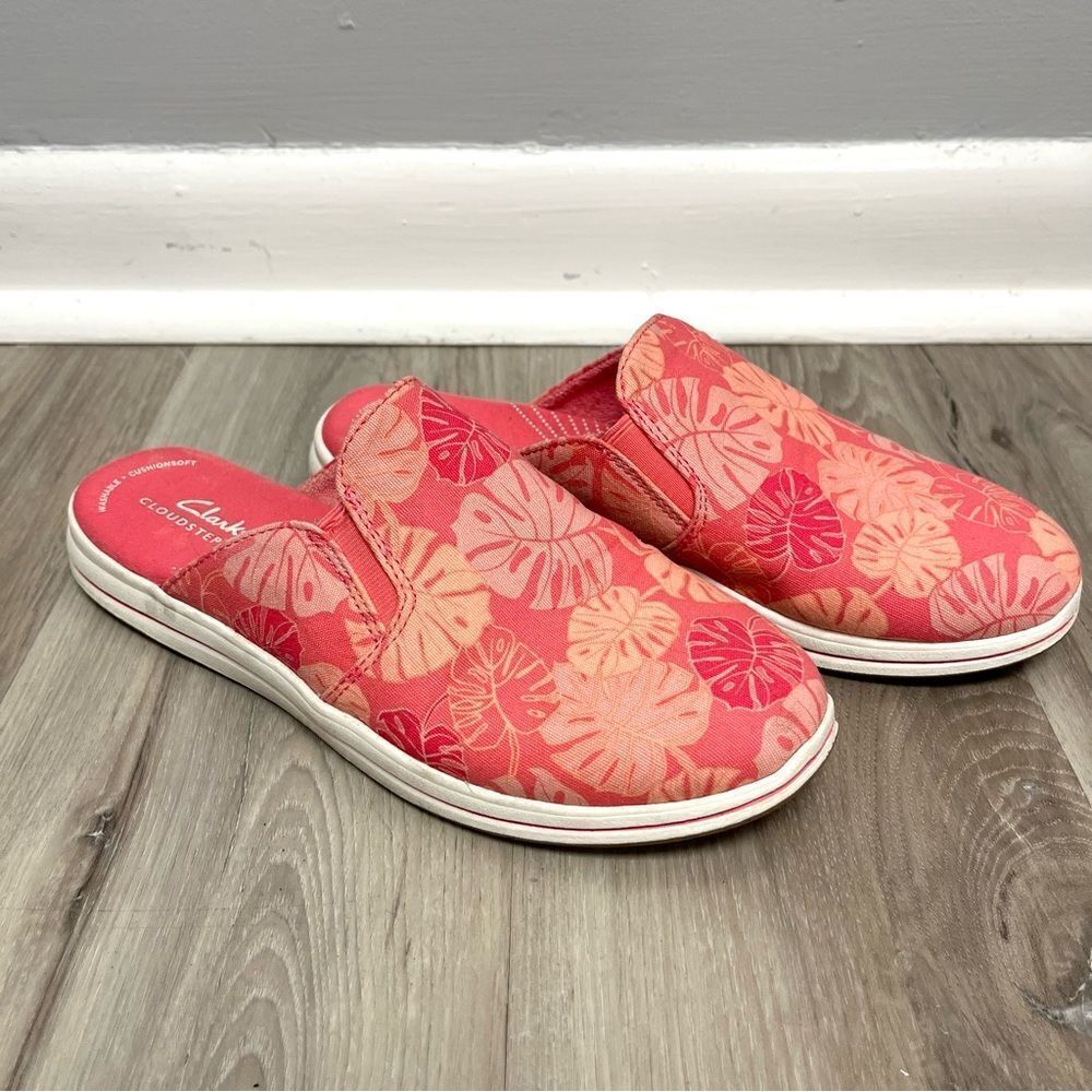 Clarks Shoes Women’s 7 Cloudsteppers Breeze Shore Pink Coral Floral Canvas Mules
